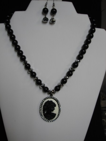 Black Pearl Necklace Set